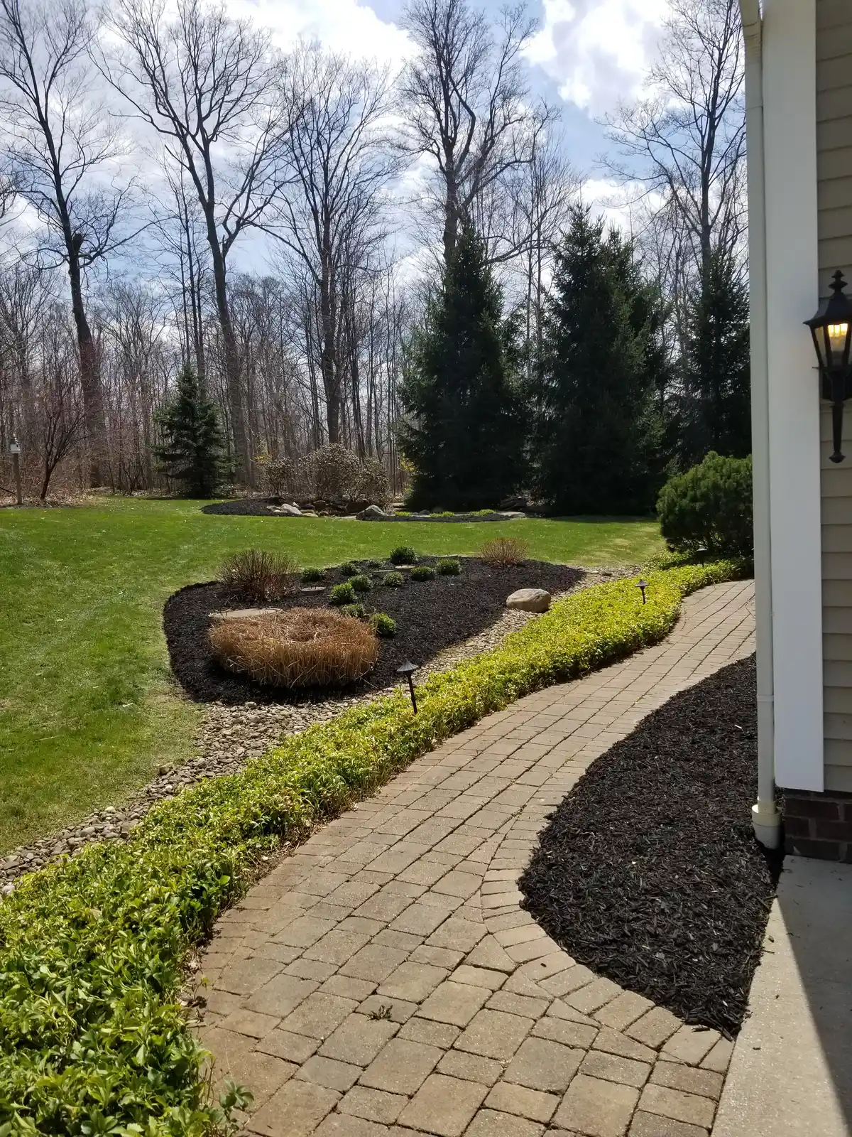 Front yard landscaping design and installation