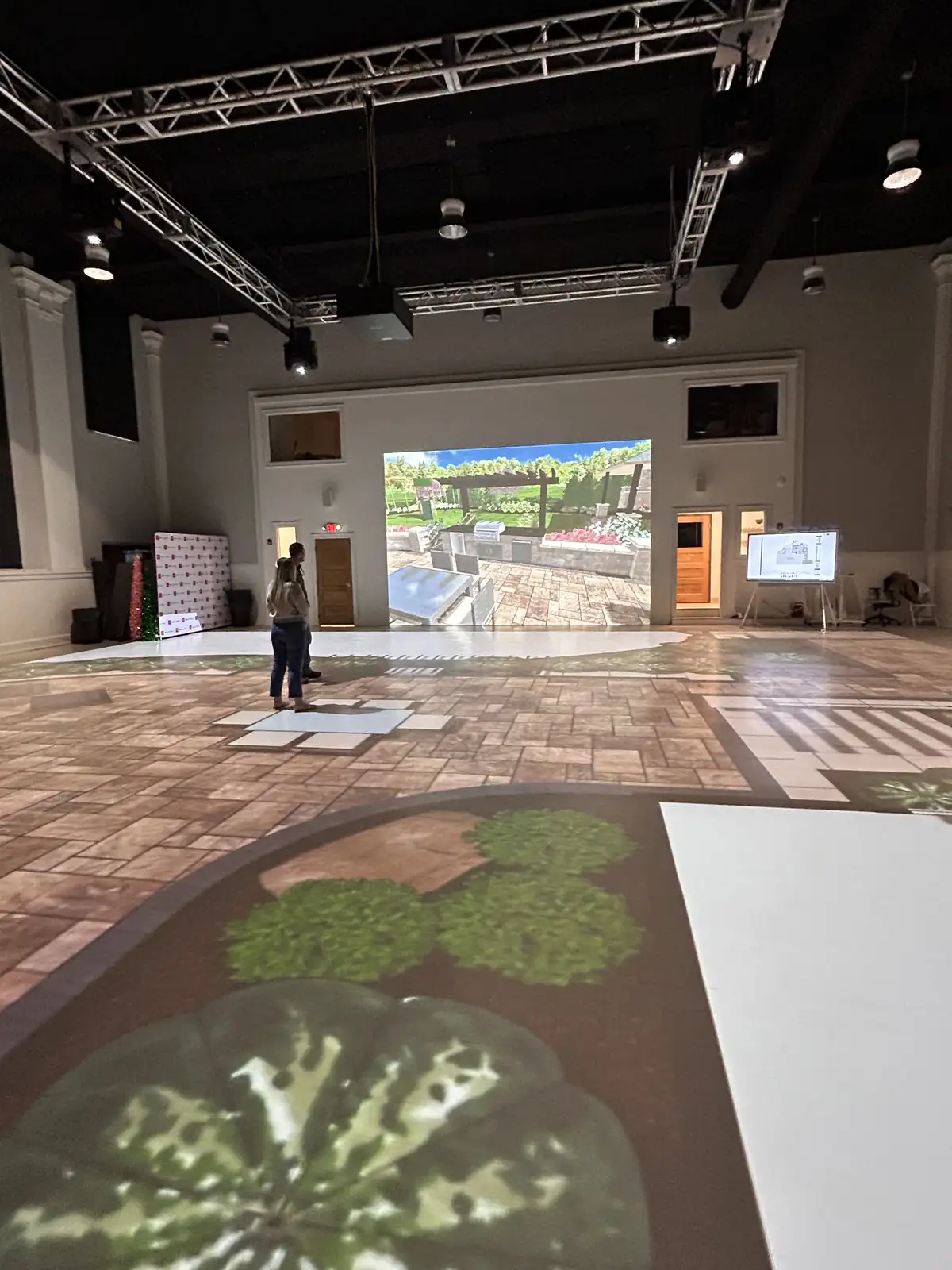 Immersive landscape design visualization and planning session