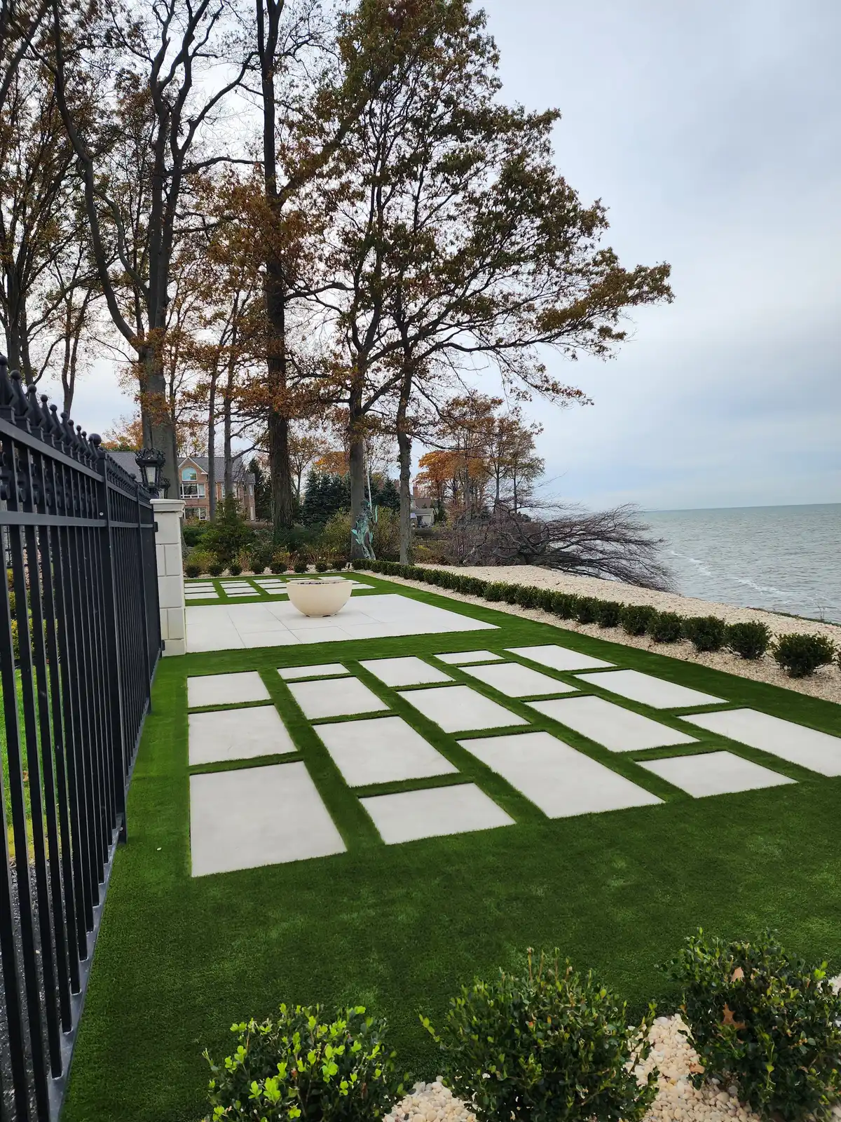 Pet turf area with drainage system